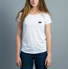 Charger l'image dans la galerie, IZBAC Ecusson Femme Tee-shirt manches courtes